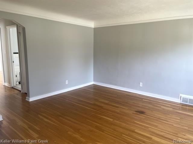 2936 Greenfield Rd - Photo 2 of 12