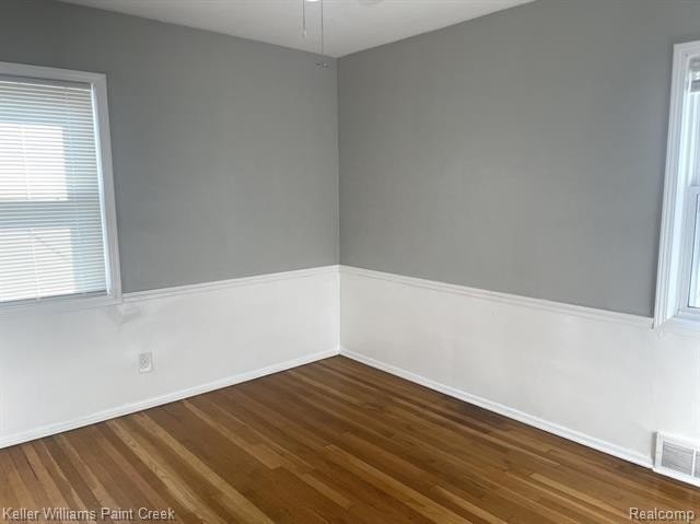 2936 Greenfield Rd - Photo 3 of 12