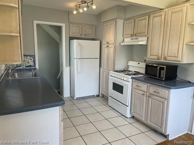2936 Greenfield Rd - Photo 7 of 12
