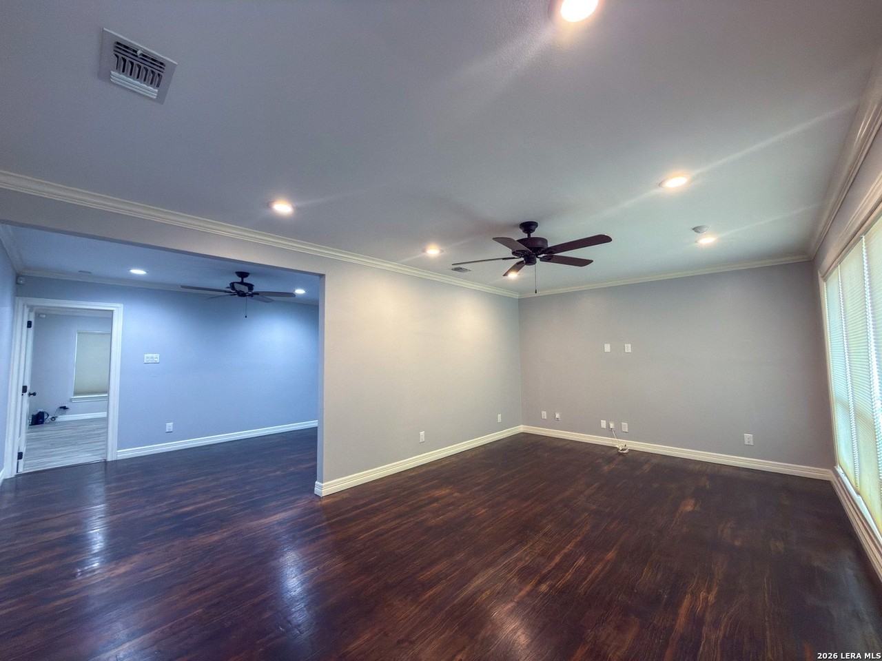 614 Shadywood Ln - Photo 2 of 28