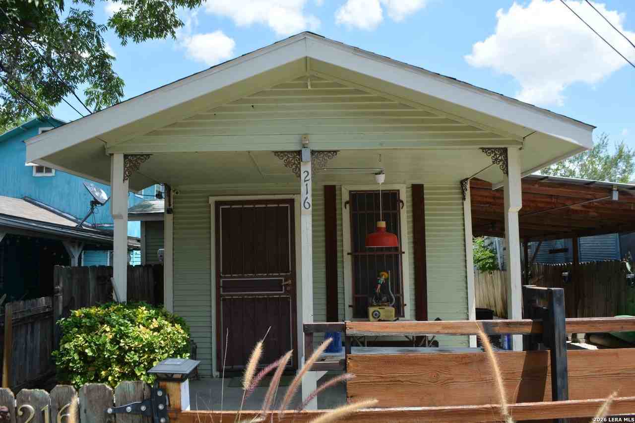 216 N Pinto St - Photo 3 of 28