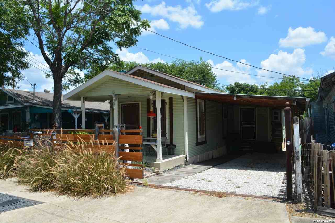 216 N Pinto St - Photo 5 of 28