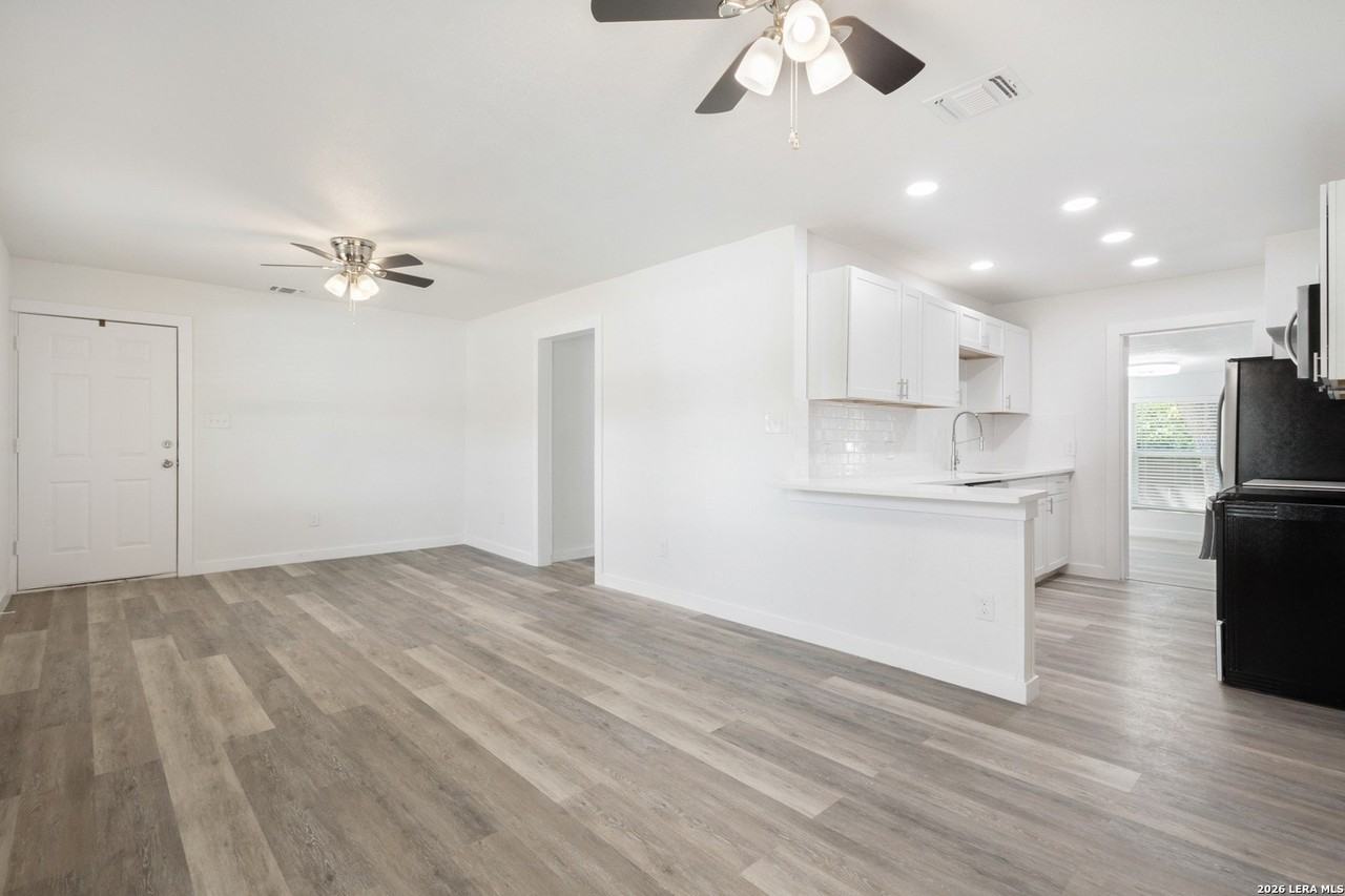 434 Byrnes Dr - Photo 4 of 22
