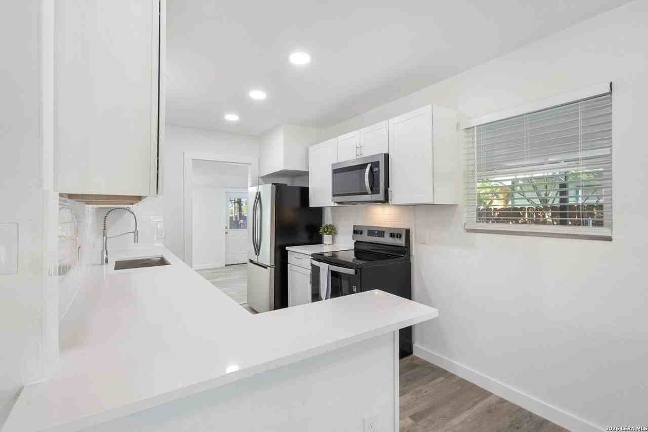 434 Byrnes Dr - Photo 6 of 22