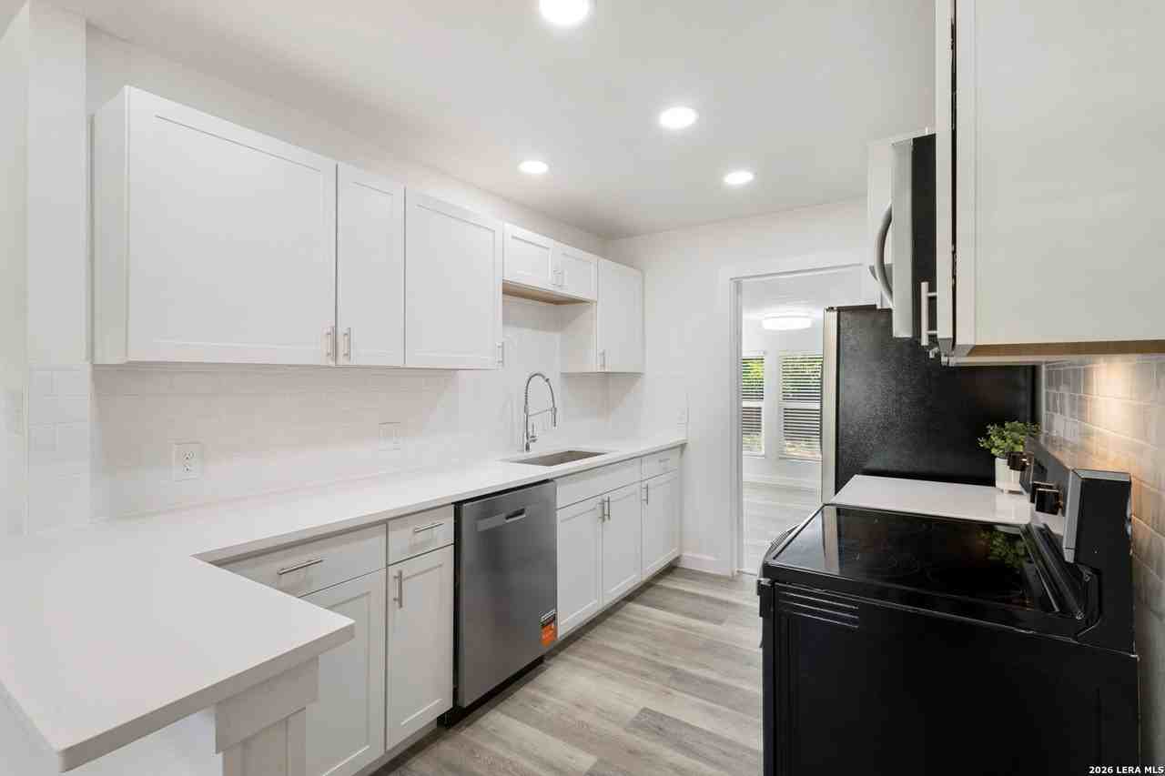 434 Byrnes Dr - Photo 7 of 22