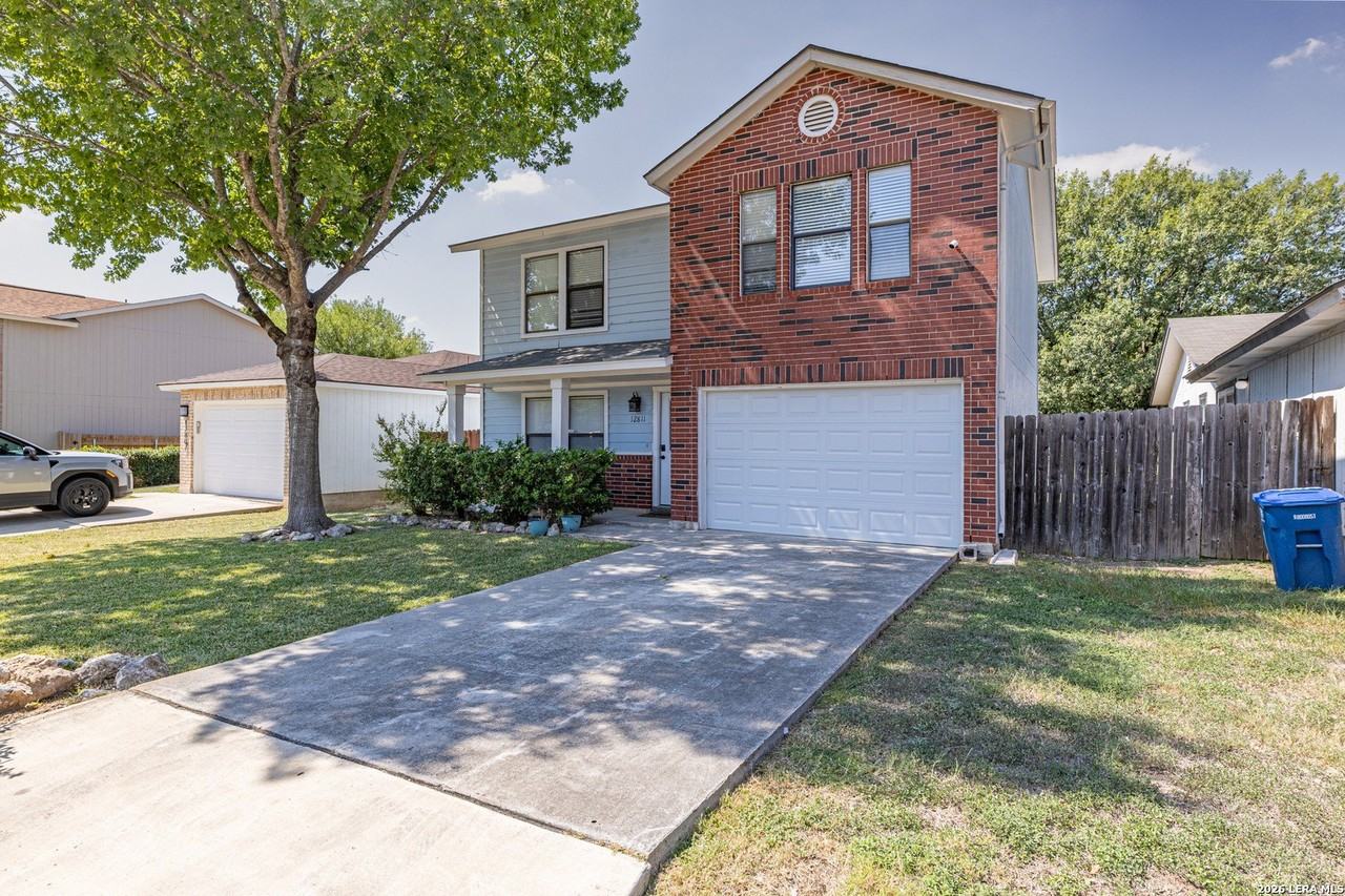 12811 Huntsman Lake Dr - Photo 2 of 33