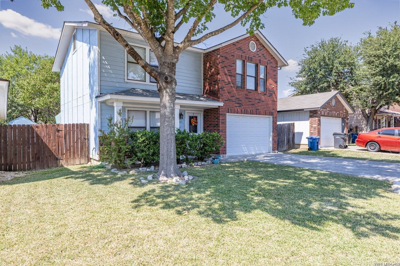 12811 Huntsman Lake Dr - Photo 3 of 33