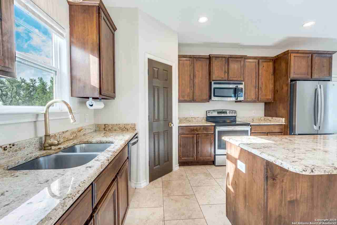 1131 Rocky Ridge Loop - Photo 6 of 25