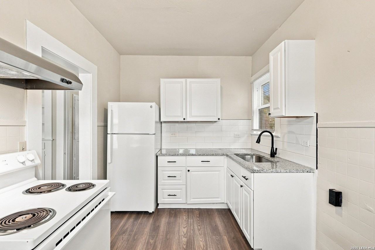 313 S Pine St - Photo 7 of 32