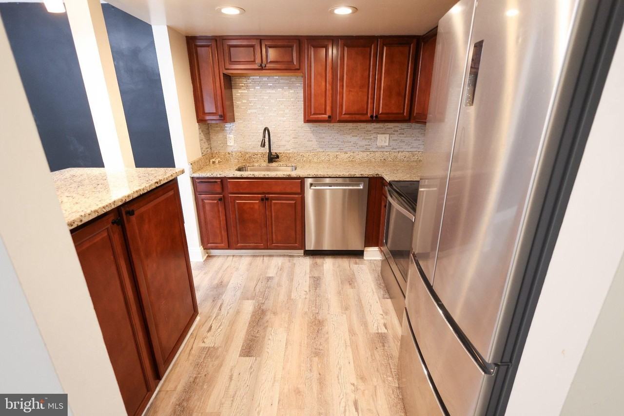 10107 Prince Pl #304 - Photo 5 of 12