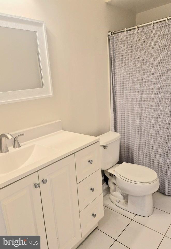 411 Stiles Ave #A3 - Photo 3 of 13