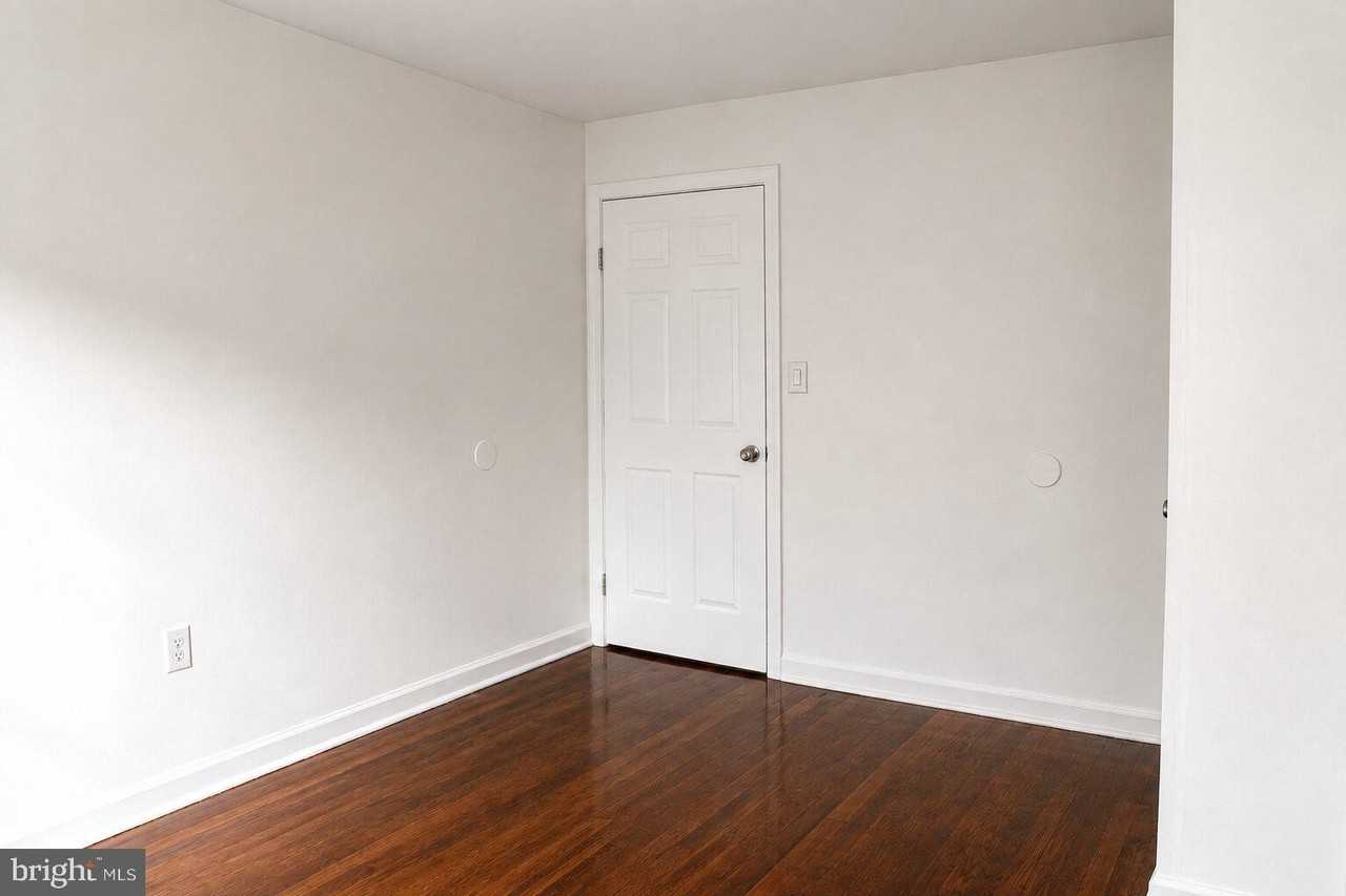 58 Elmhurst Ave #2 - Photo 7 of 8