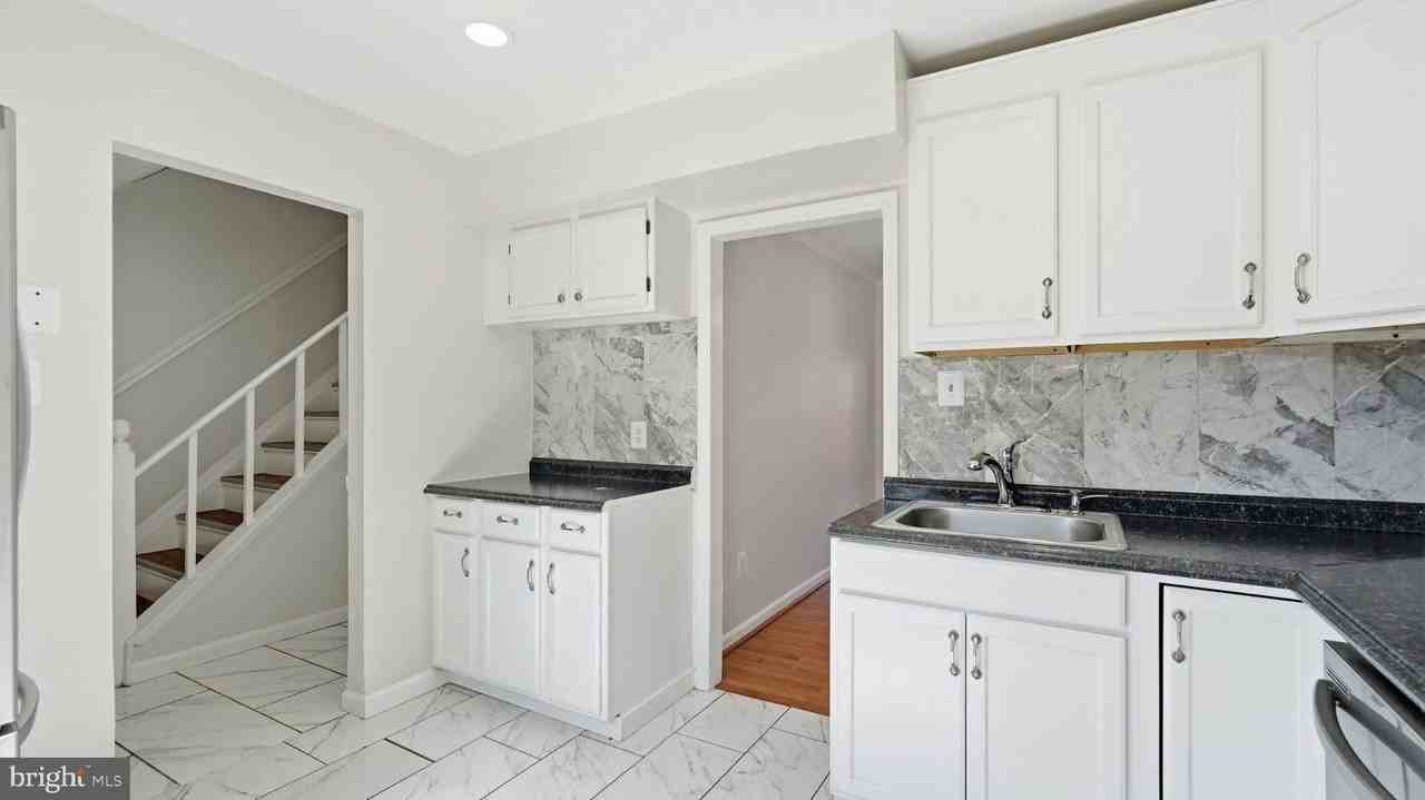 1338 Redbud Ct - Photo 4 of 29
