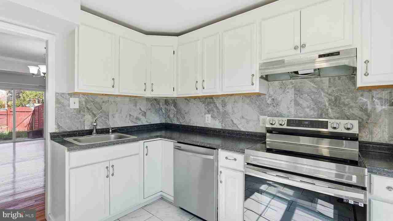 1338 Redbud Ct - Photo 5 of 29
