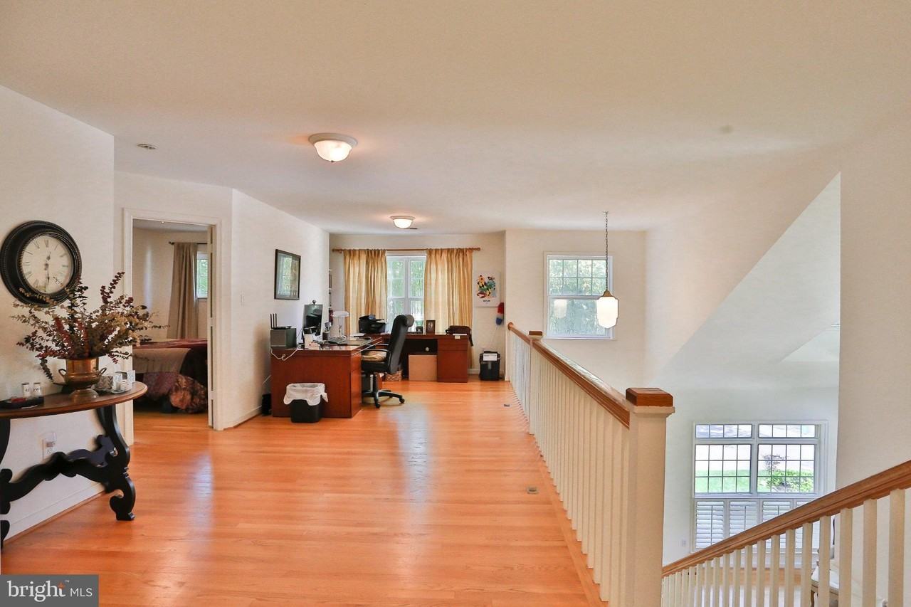 15979 Cove Ln - Photo 7 of 34