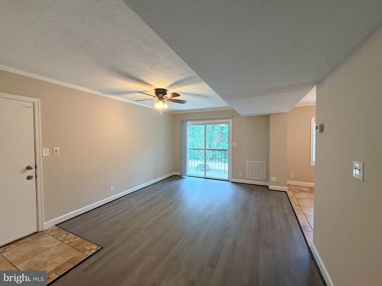 202 Buckingham Ln #301 - Photo 2 of 12