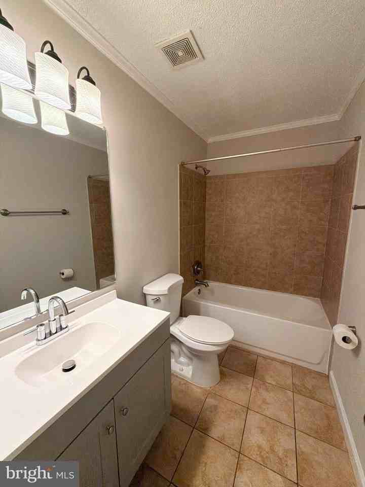 202 Buckingham Ln #301 - Photo 6 of 12