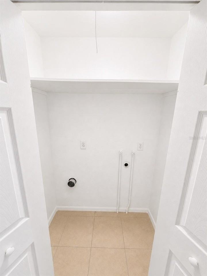 1712 Ne 71st Pl - Photo 7 of 12