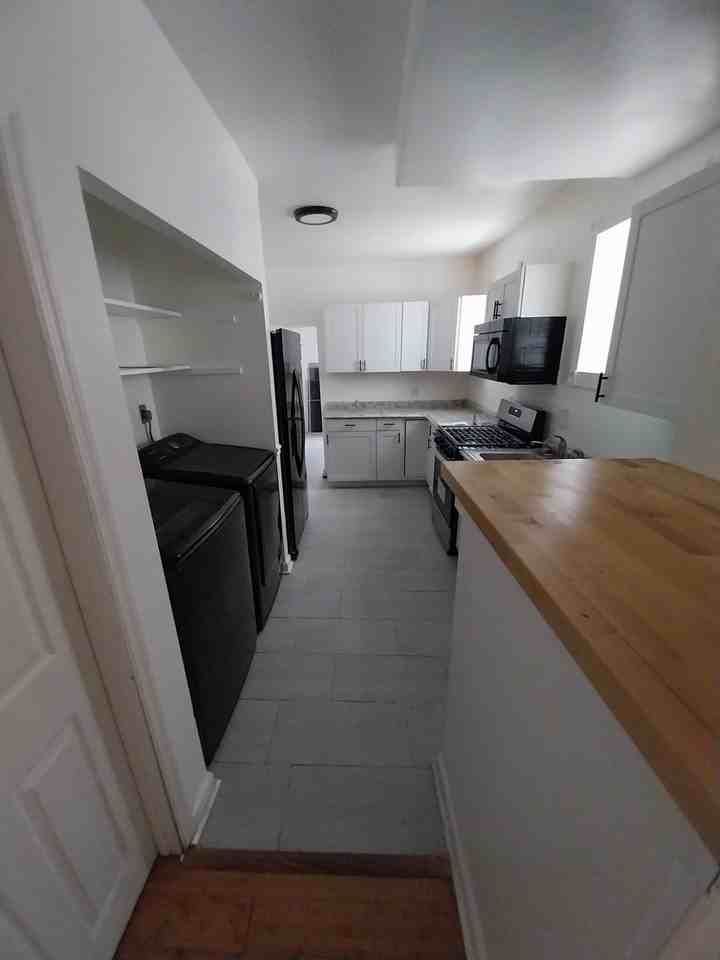 707 S Harrison St - Photo 3 of 10