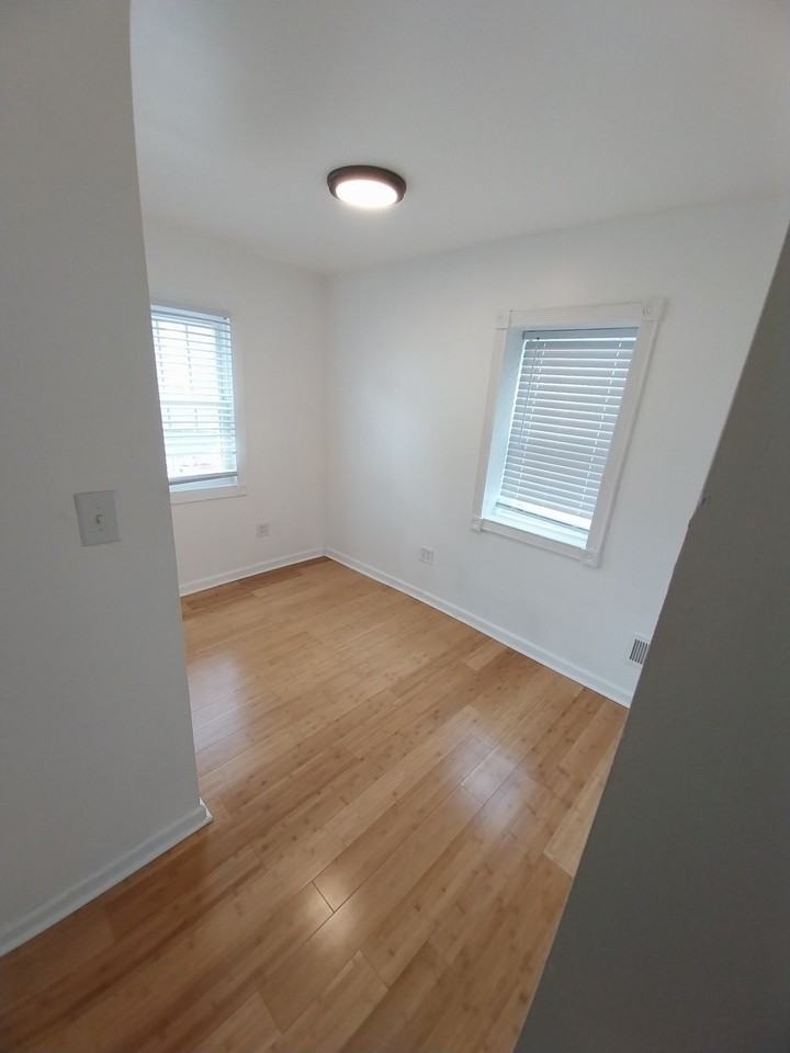 707 S Harrison St - Photo 6 of 10