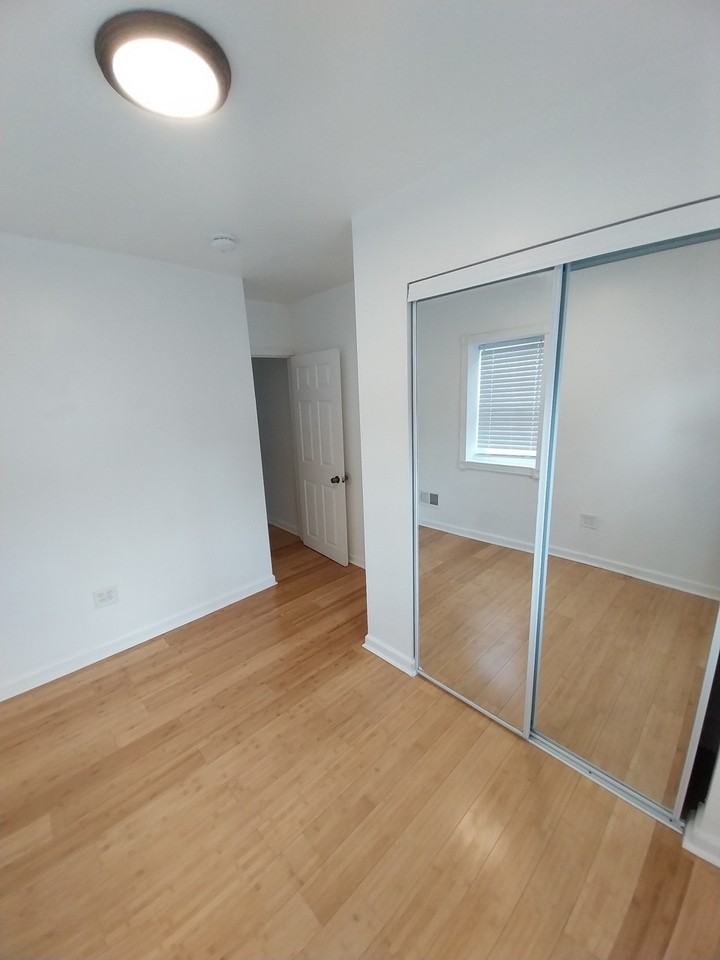707 S Harrison St - Photo 7 of 10