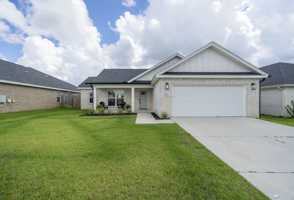 featured image of 3800 Redbud Way #1