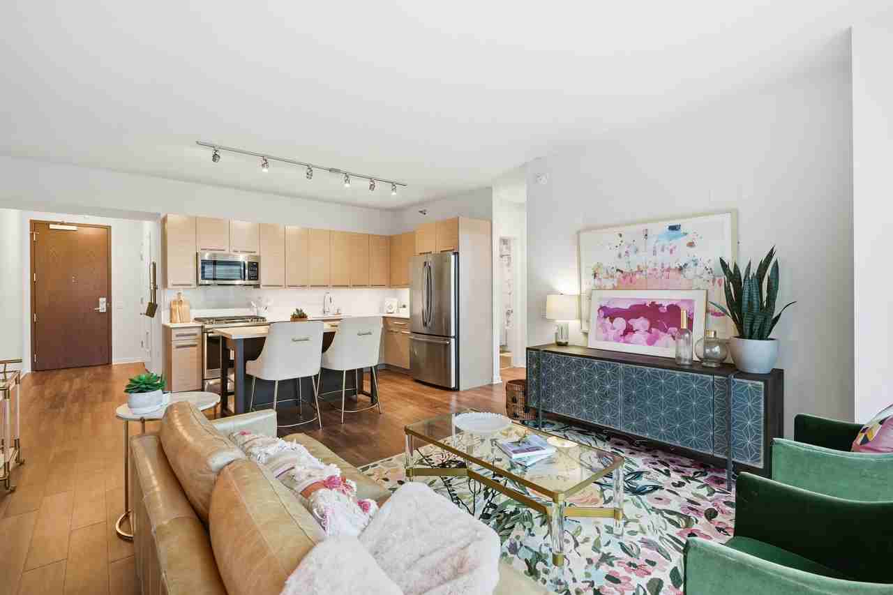 727 W Madison St #1-1 - Photo 3 of 46