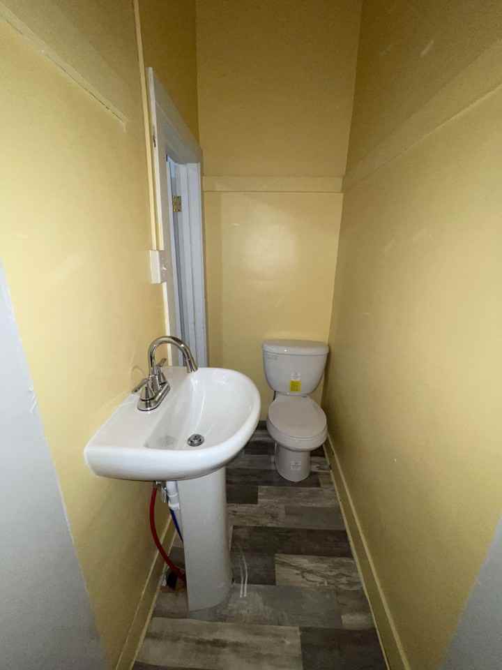 516 W Calvert St #1 - Photo 4 of 7