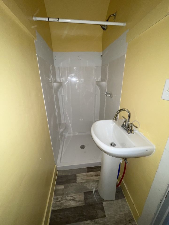 516 W Calvert St #1 - Photo 6 of 7