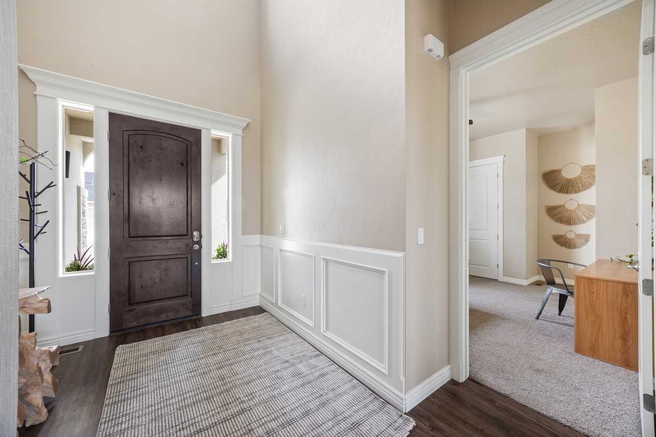 3457 W Barefoot St #1 - Photo 5 of 23