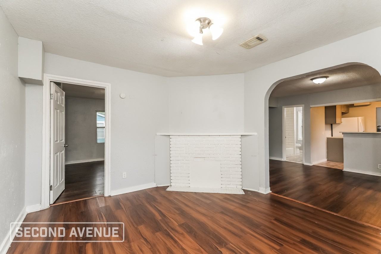 5721 Teeler Ave - Photo 5 of 21