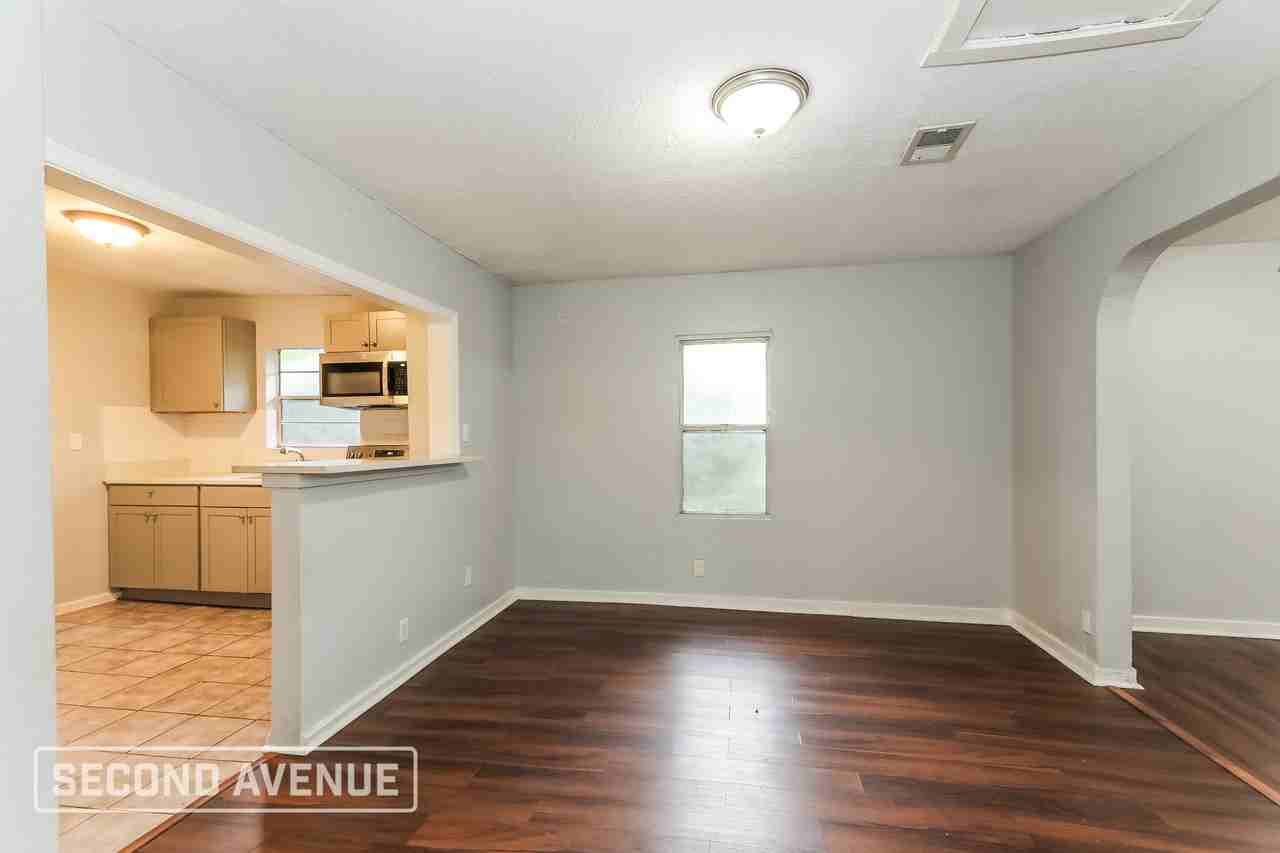 5721 Teeler Ave - Photo 6 of 21