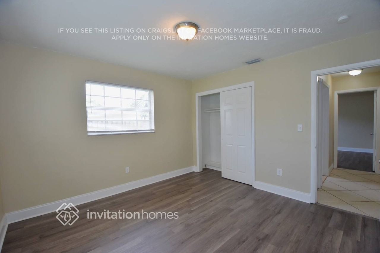 10900 Nw 19th St - Photo 6 of 15
