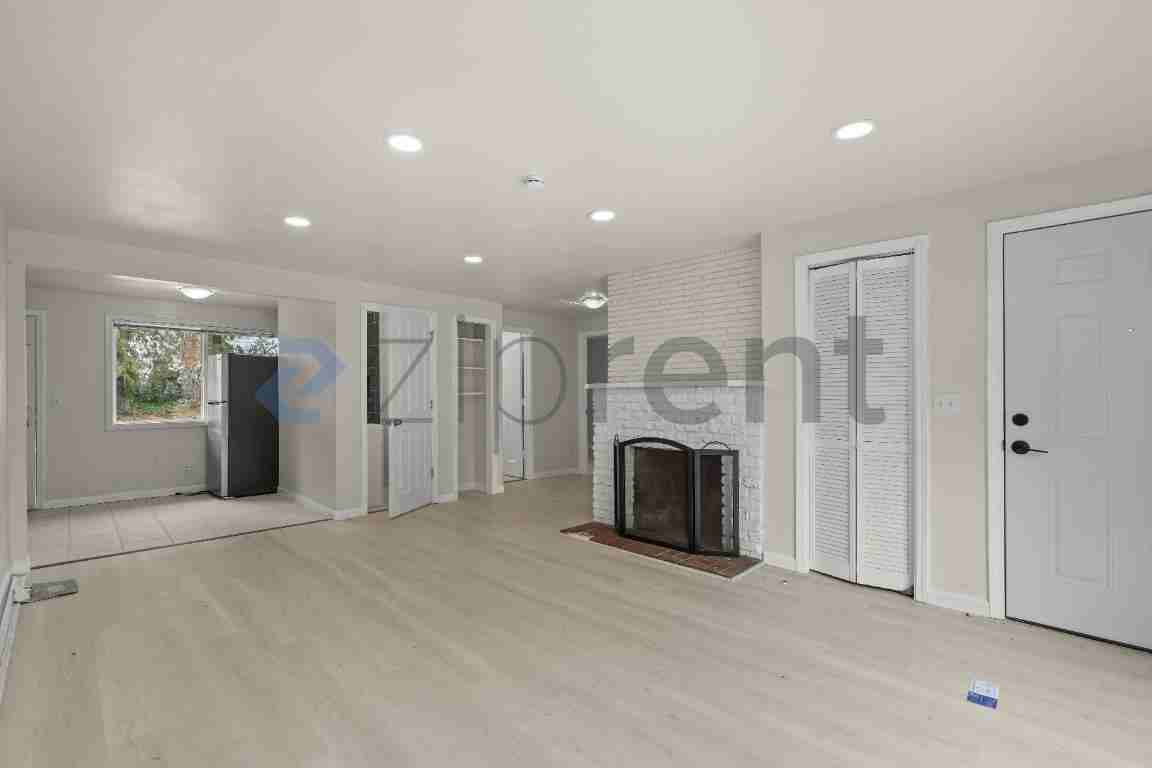 7315 46th Ave S - Photo 5 of 15