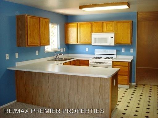 5664 Cranberry Ct - Photo 3 of 9