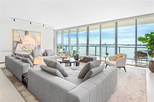 featured image of NE 24th St & Biscayne Blvd