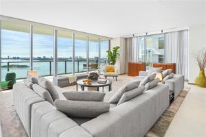 featured image of NE 24th St & Biscayne Blvd