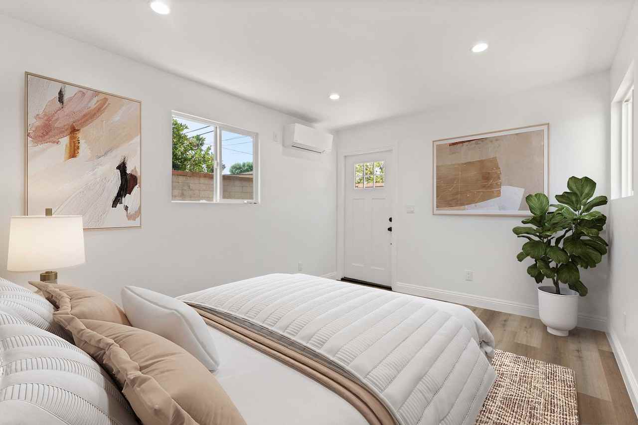 8017 Airlane Ave - Photo 4 of 9