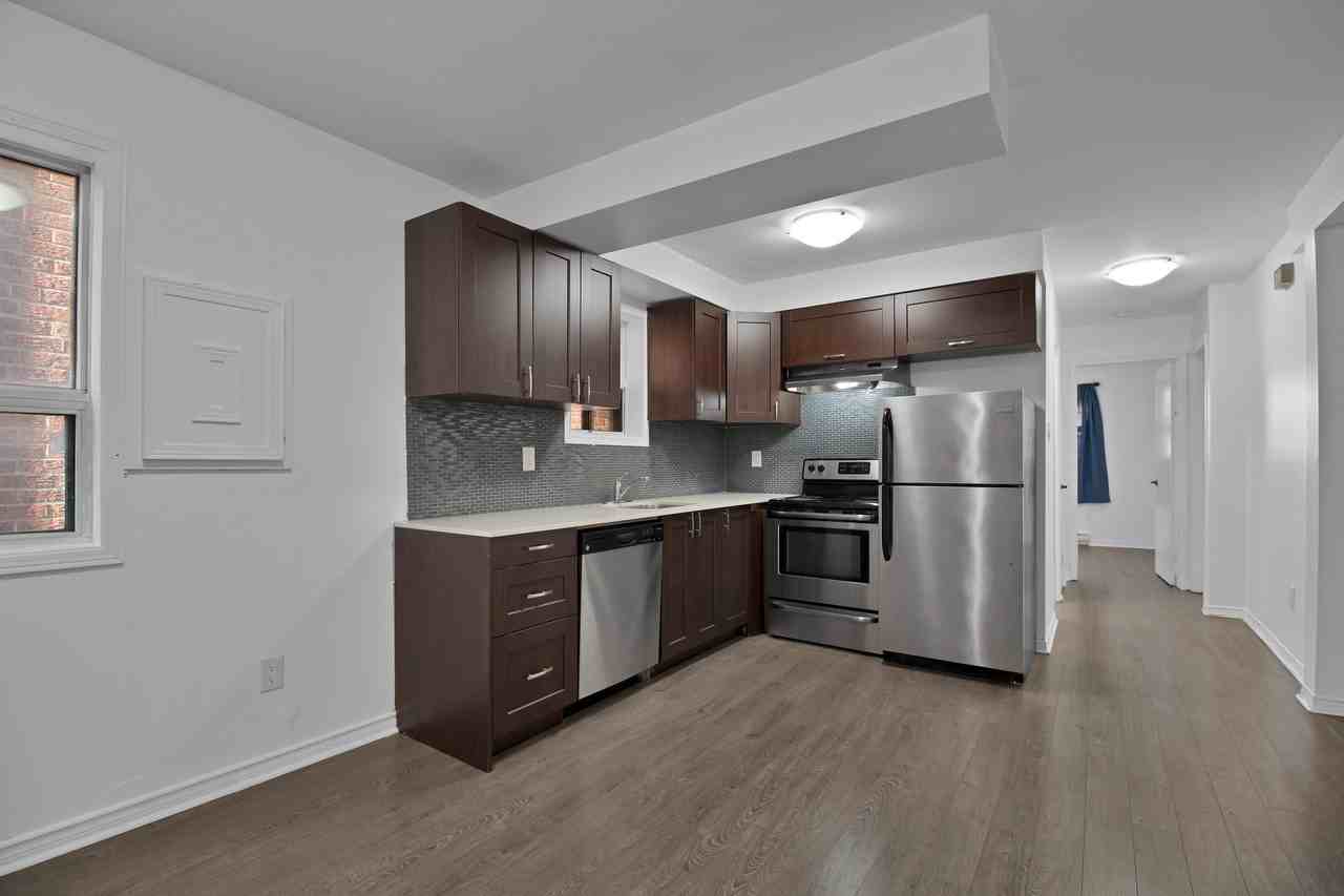 105 Galt Ave - Photo 2 of 6