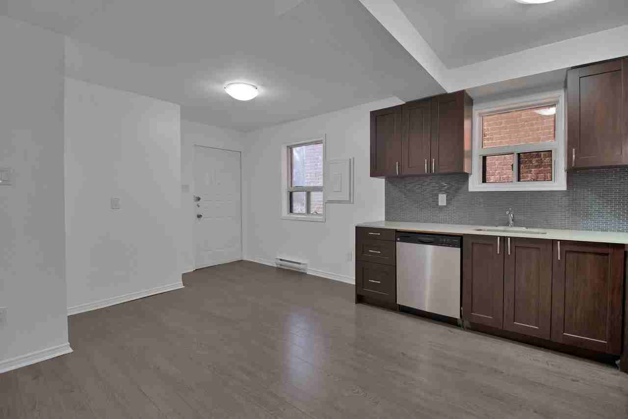 105 Galt Ave - Photo 3 of 6