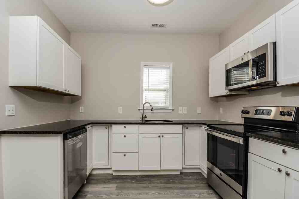 205 Houston Ln - Photo 6 of 17