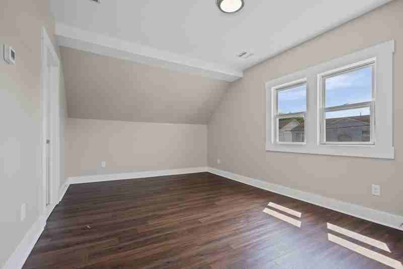 18 Saint Ann St - Photo 2 of 12