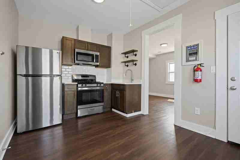 18 Saint Ann St - Photo 6 of 12