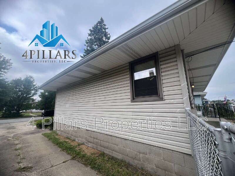 6715 Montana Ave - Photo 5 of 39