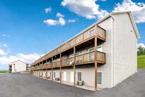 featured image of 100 Pinnacle Height Dr