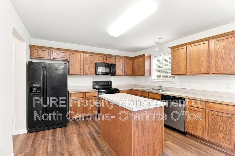 1223 Ben Livingston Rd - Photo 5 of 19