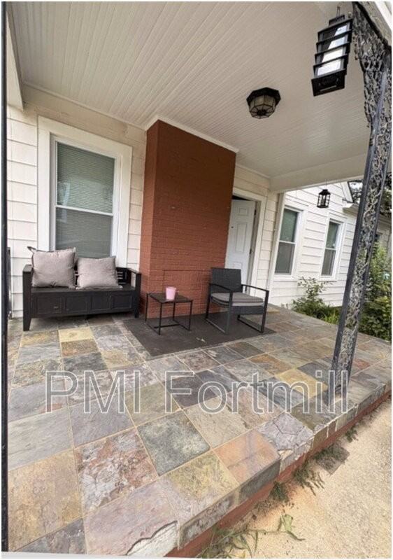 465 Arch Dr - Photo 2 of 16