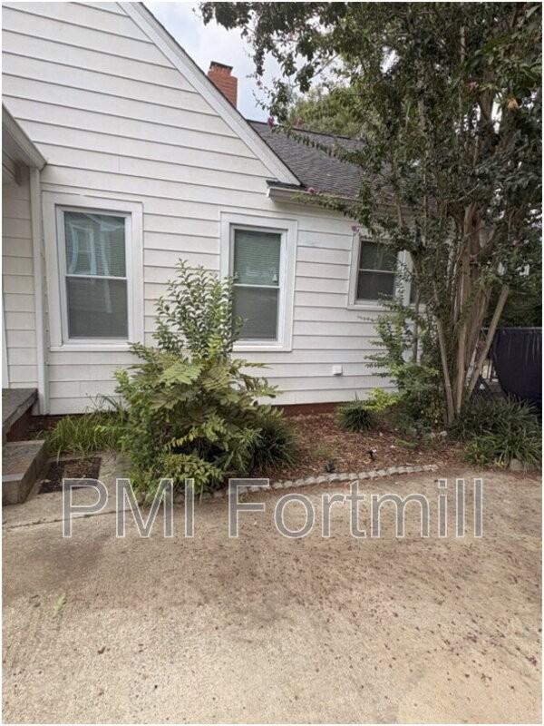 465 Arch Dr - Photo 3 of 16