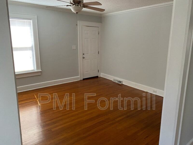 465 Arch Dr - Photo 5 of 16