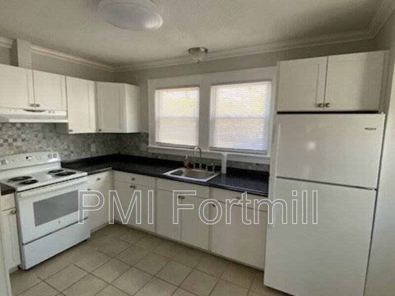 465 Arch Dr - Photo 7 of 16